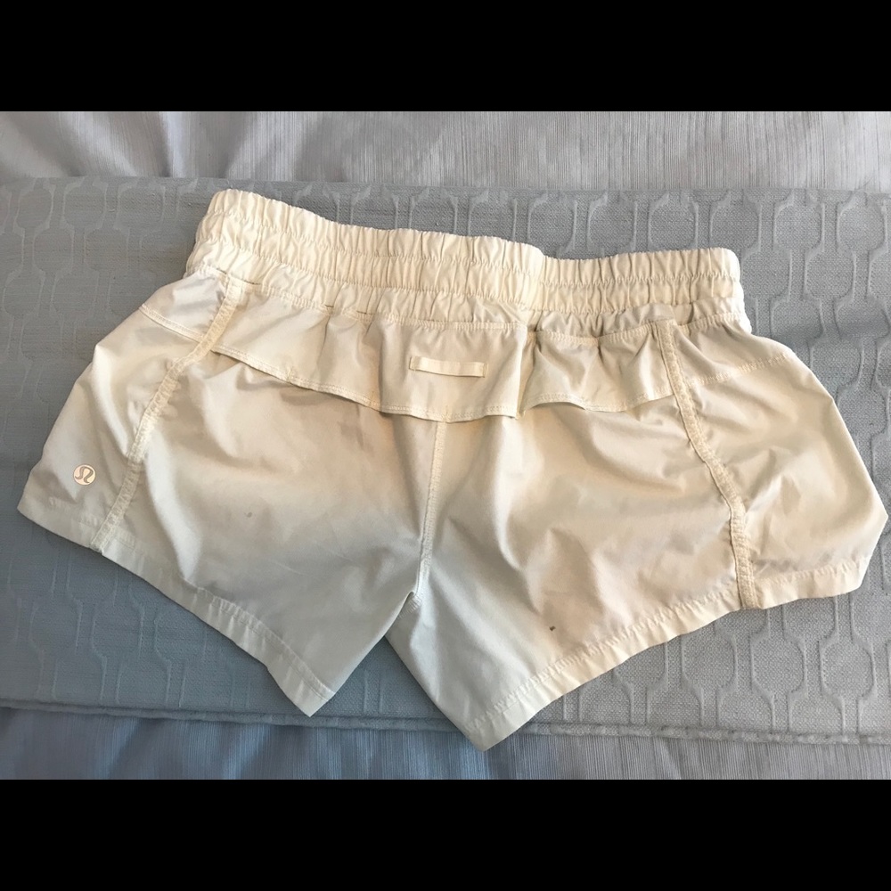 Lululemon shorts size 6!